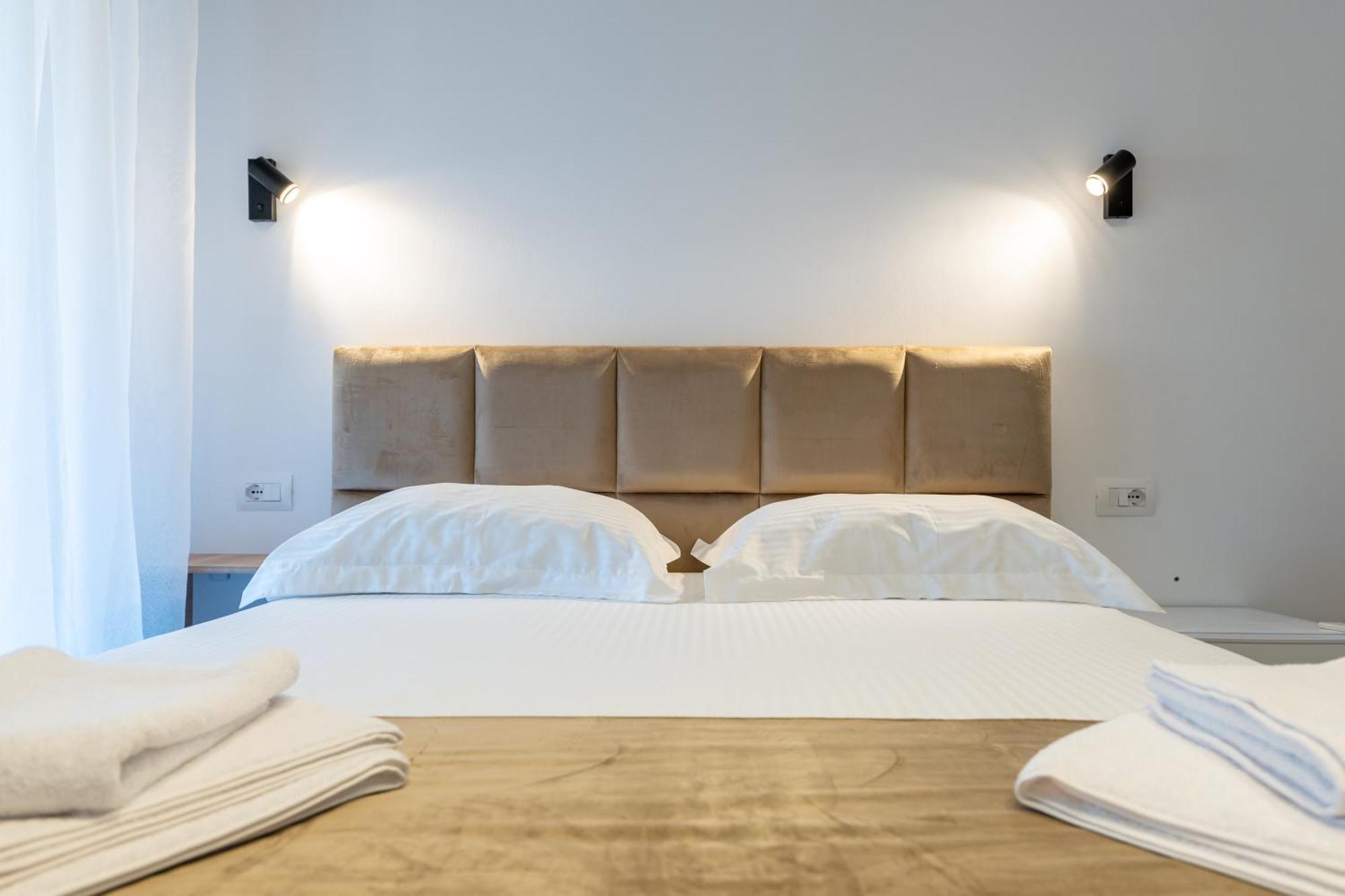 Hotel Perla クサミル エクステリア 写真