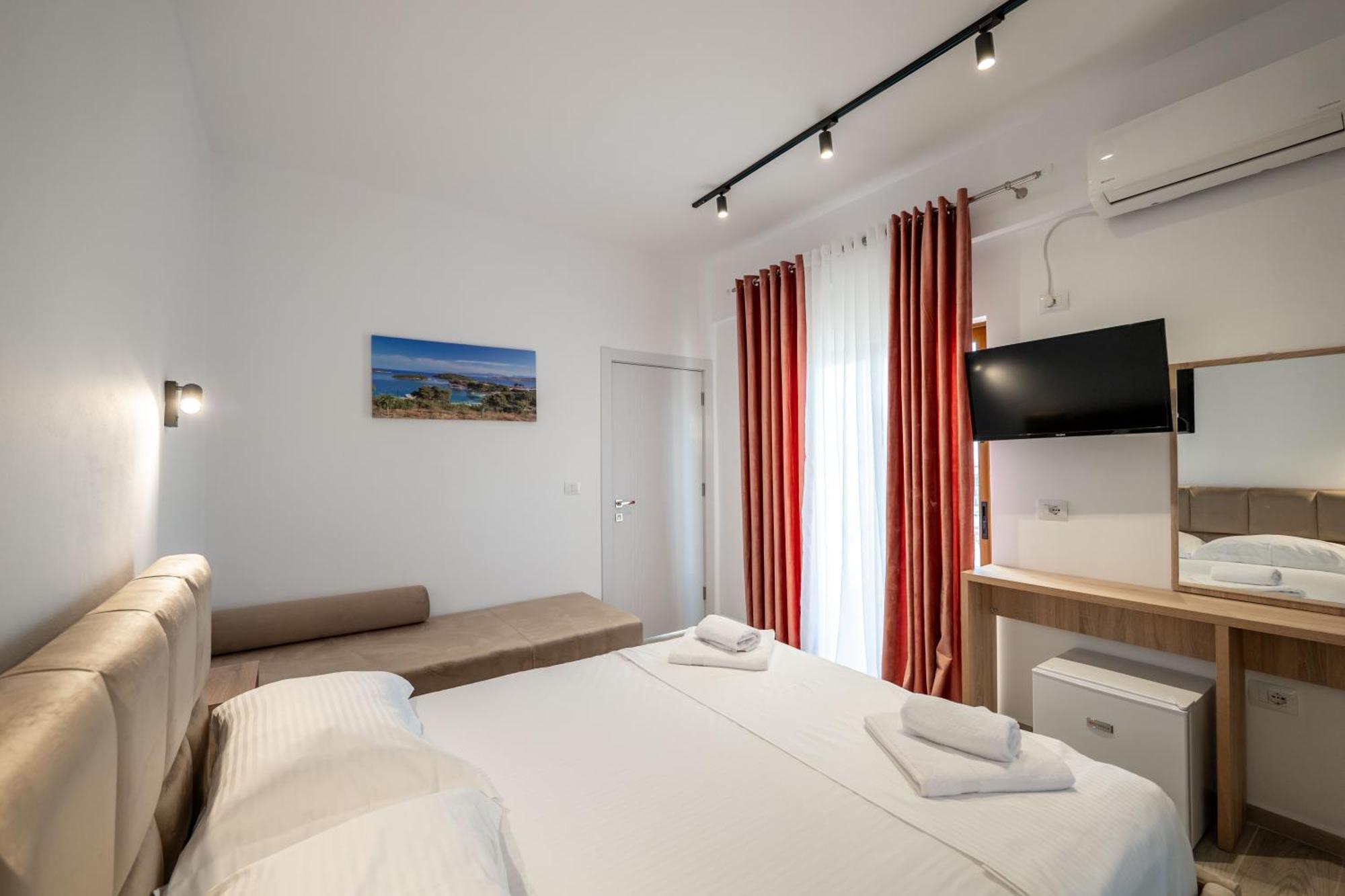 Hotel Perla クサミル エクステリア 写真